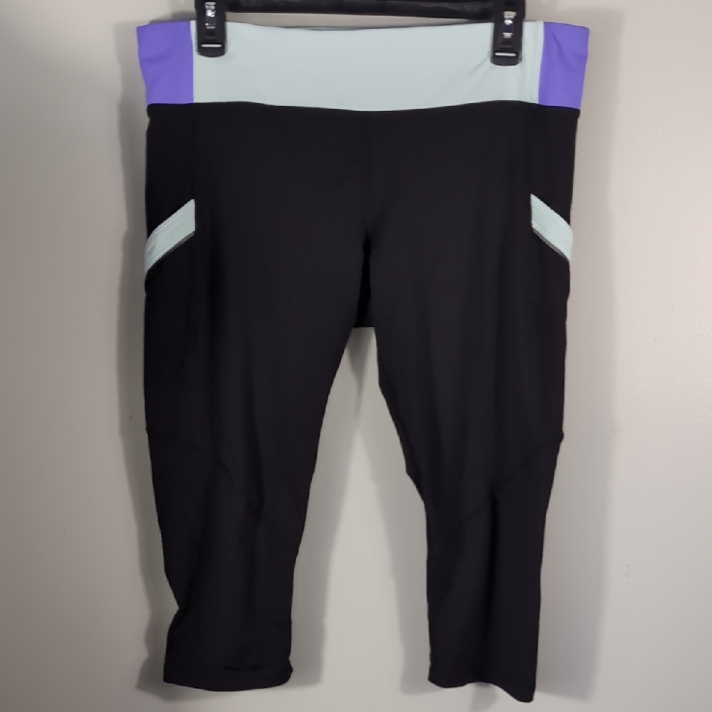 Lululemon Run Mod Moves Crop Black/Aquamarine/Power Purple, Sz. 12